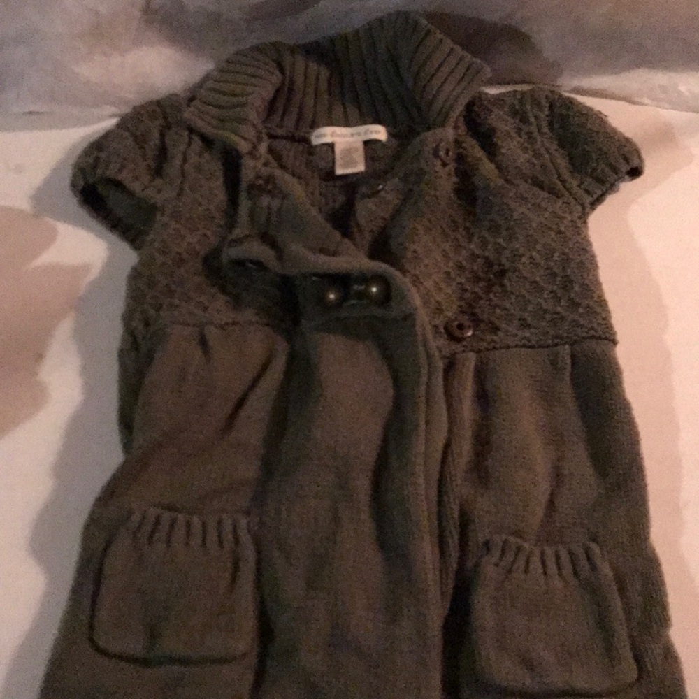 Short sleeve sweater